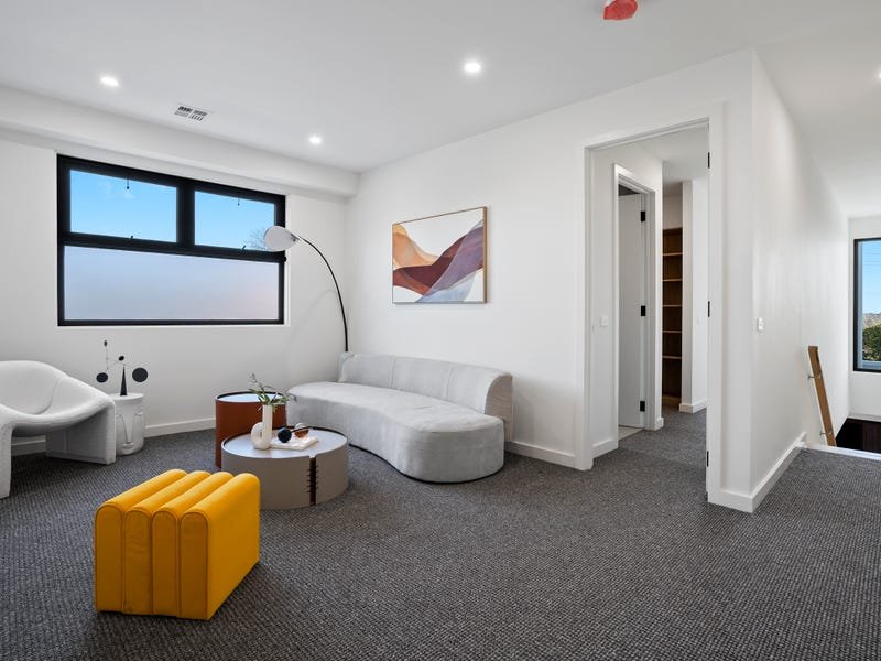Property Gallery Thumbnail 8