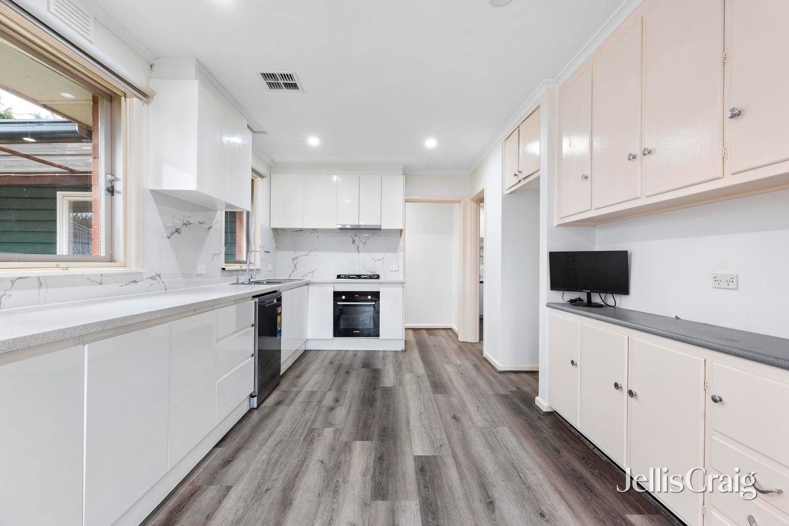 33 Police Road, Mulgrave image 3