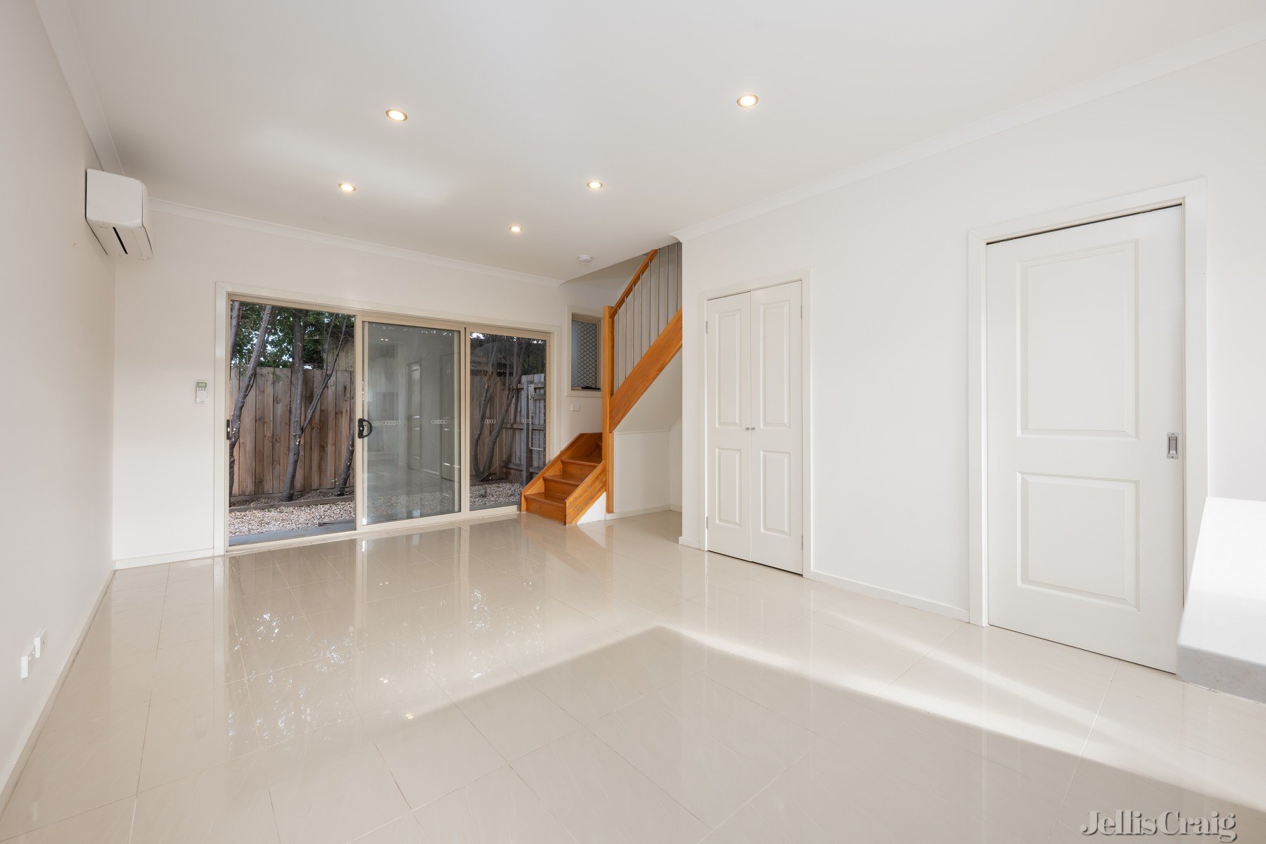 3/3 Poplar Street, Thomastown image 2