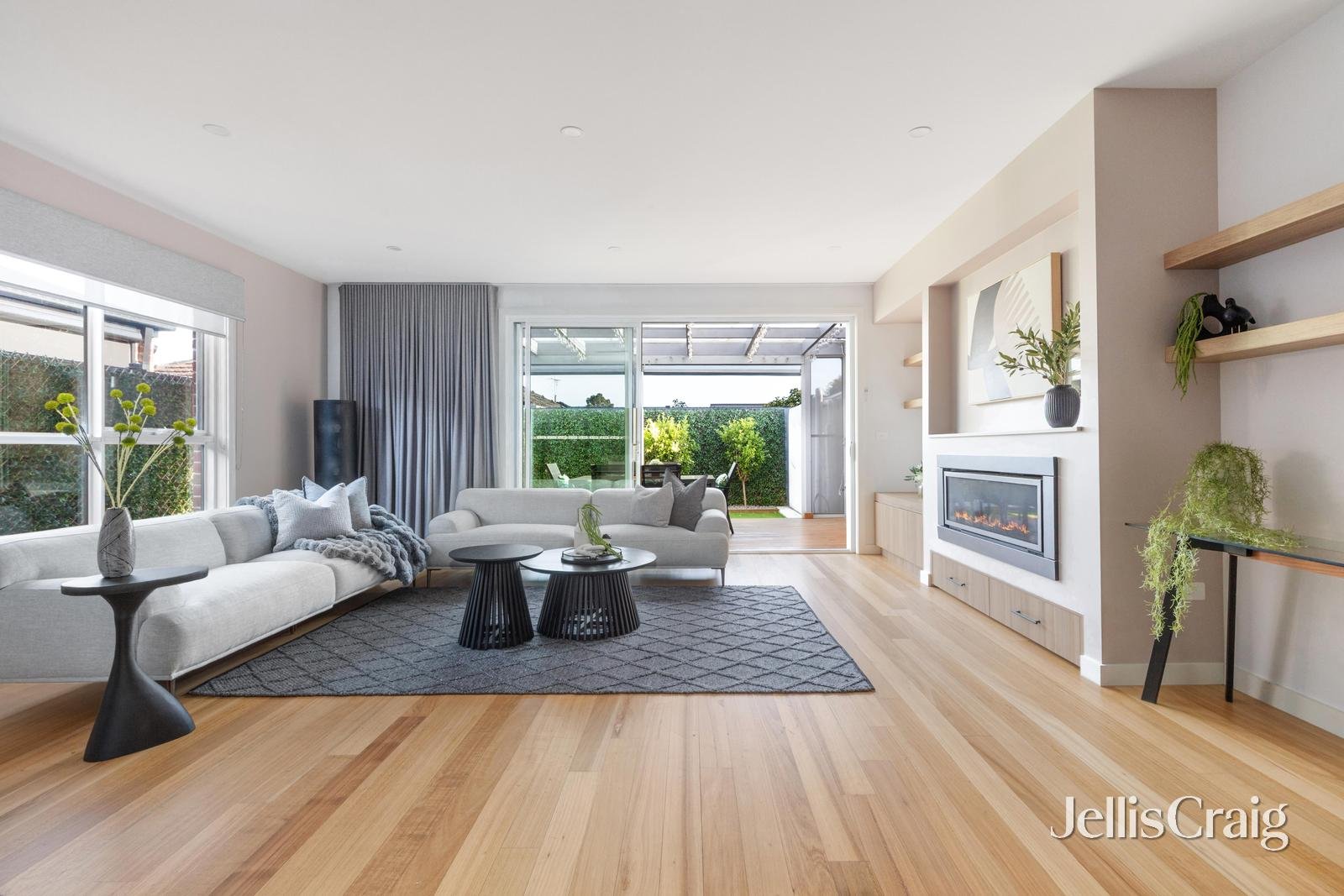 33 Queens Parade, Fawkner image 2