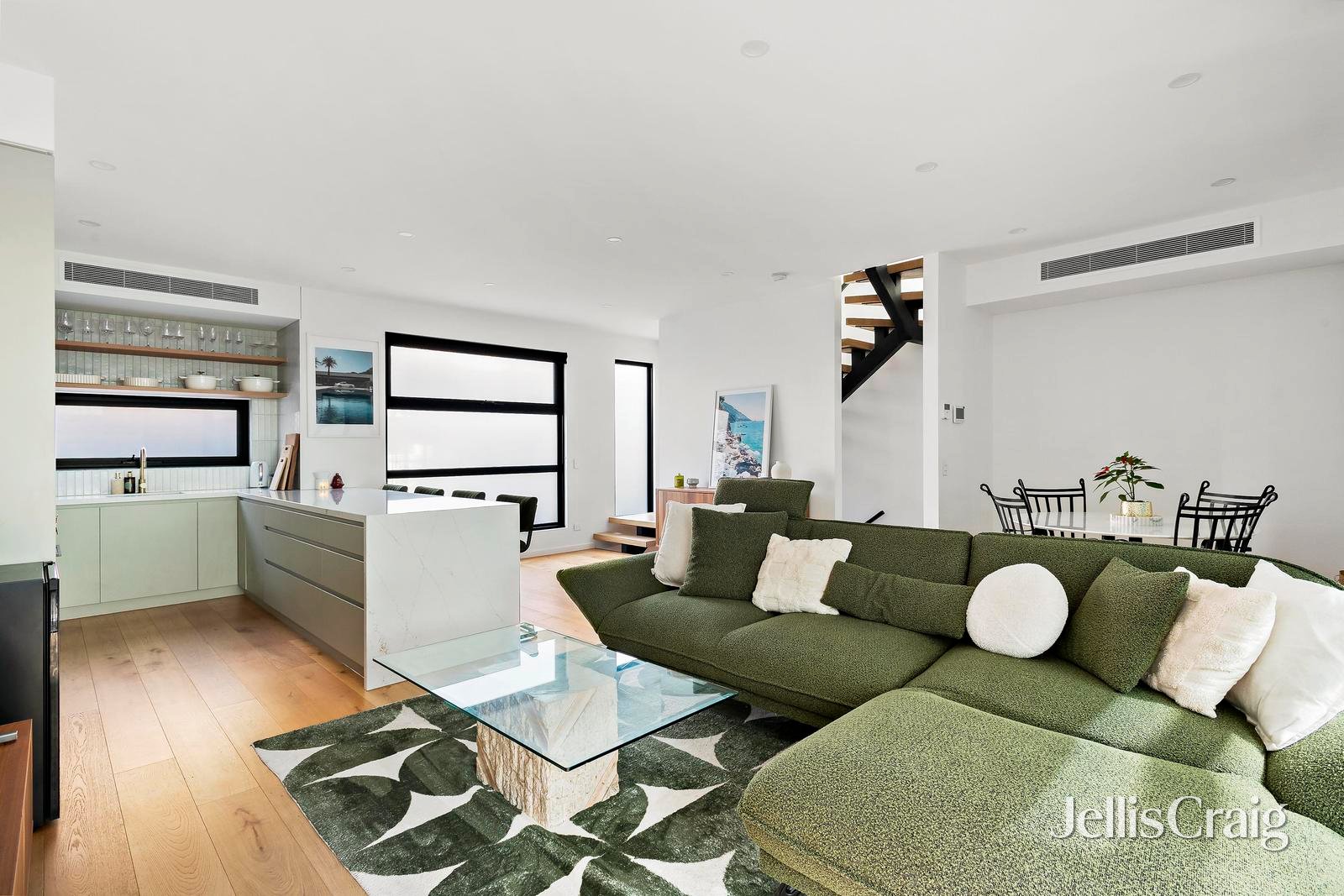 3/3 Rainsford Street, Elwood image 1