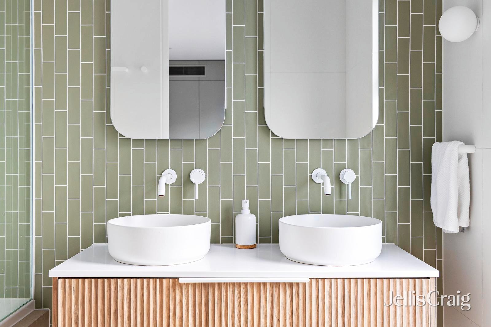 3/3 Rainsford Street, Elwood image 12