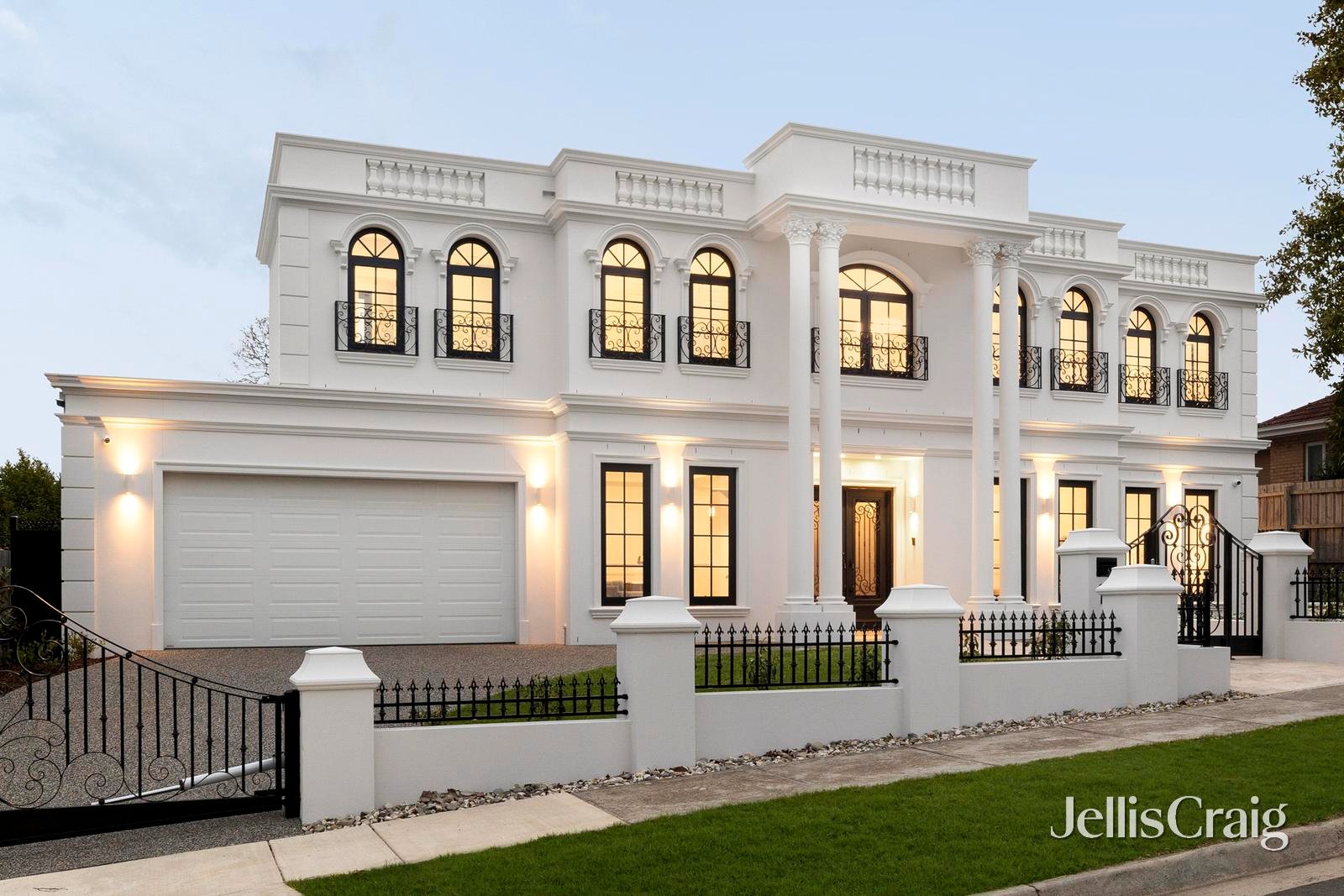 33 Ralton Avenue, Glen&nbsp;Waverley image 2