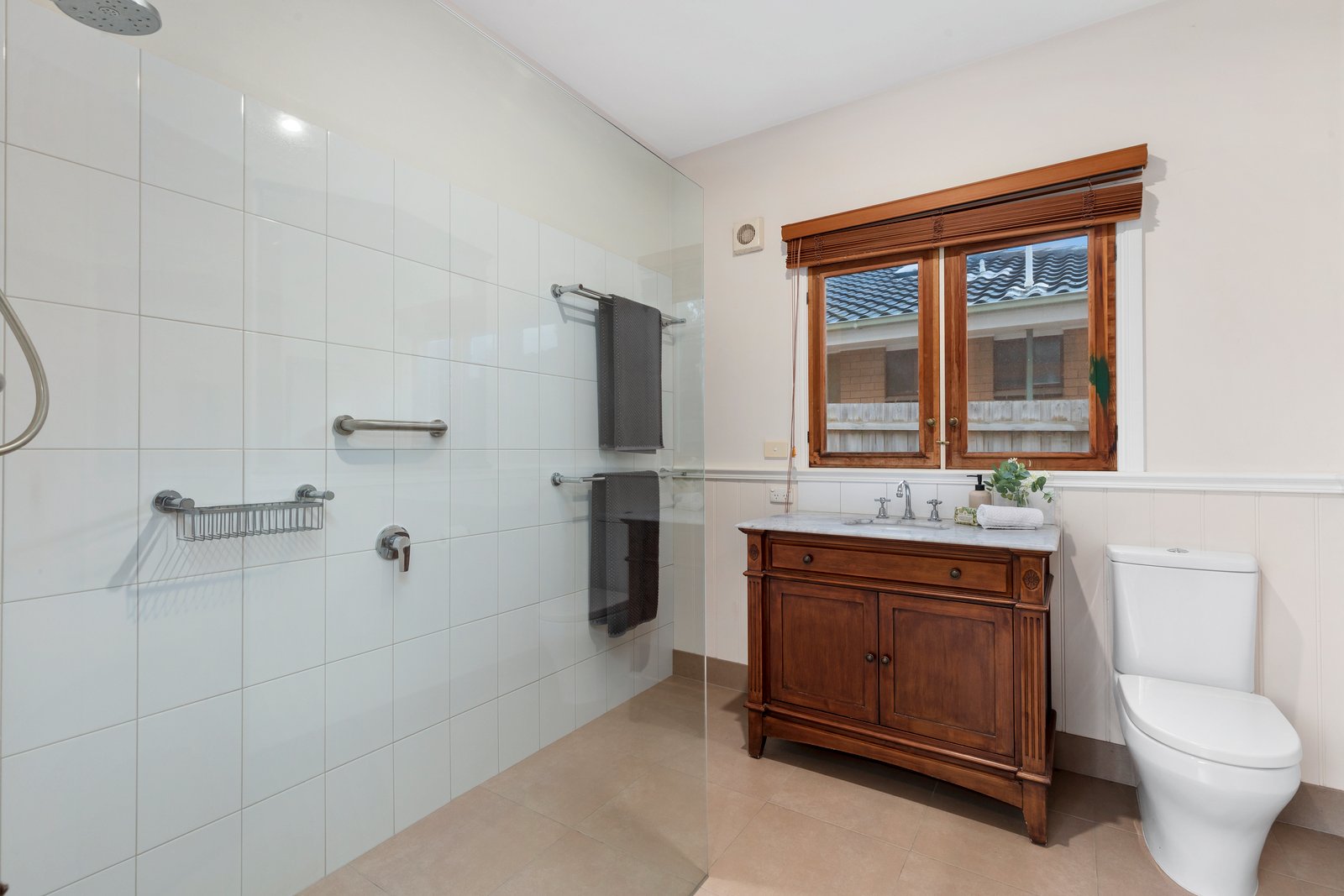 Property Gallery Thumbnail 17