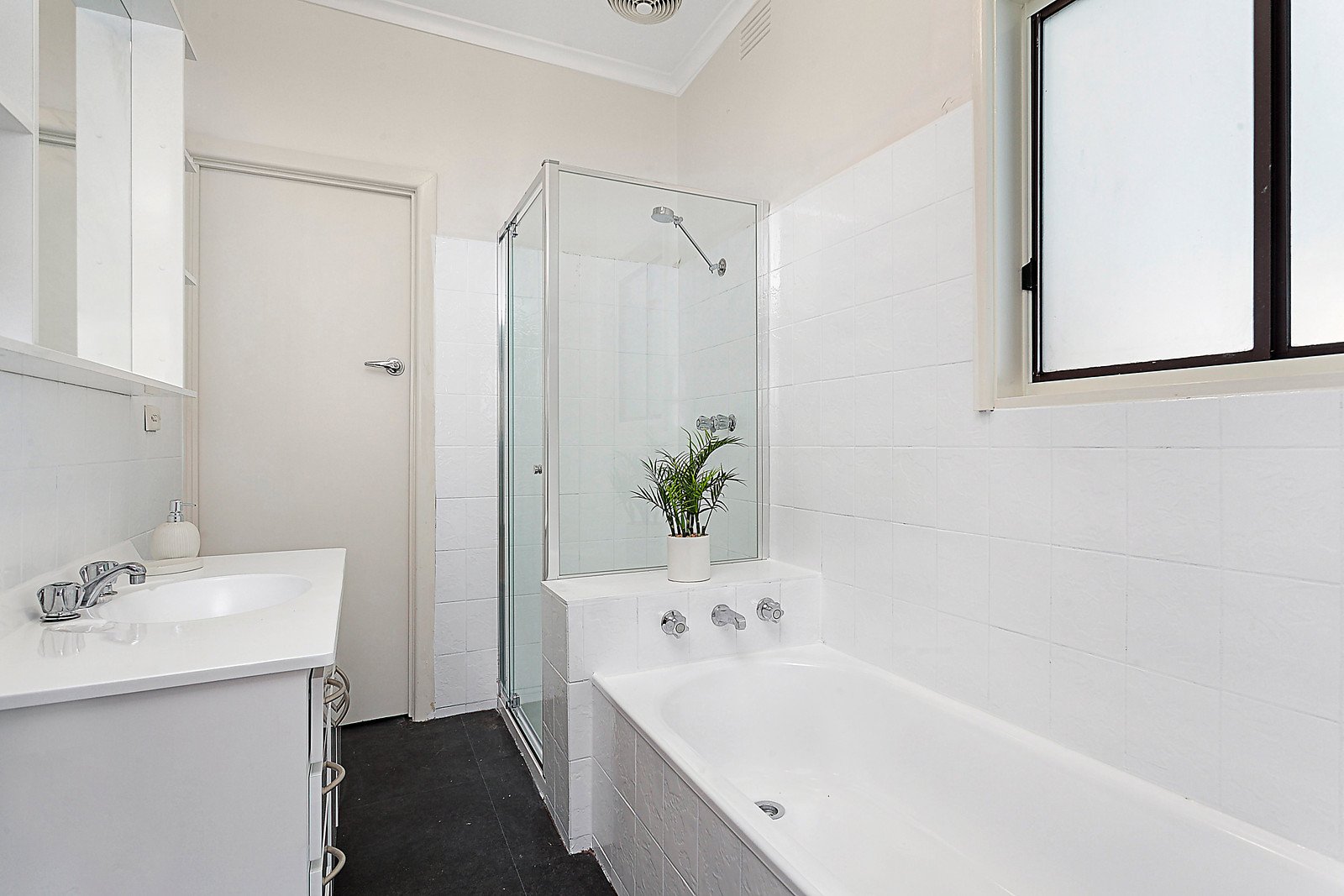 33 Robinson Street, Moonee Ponds image 8