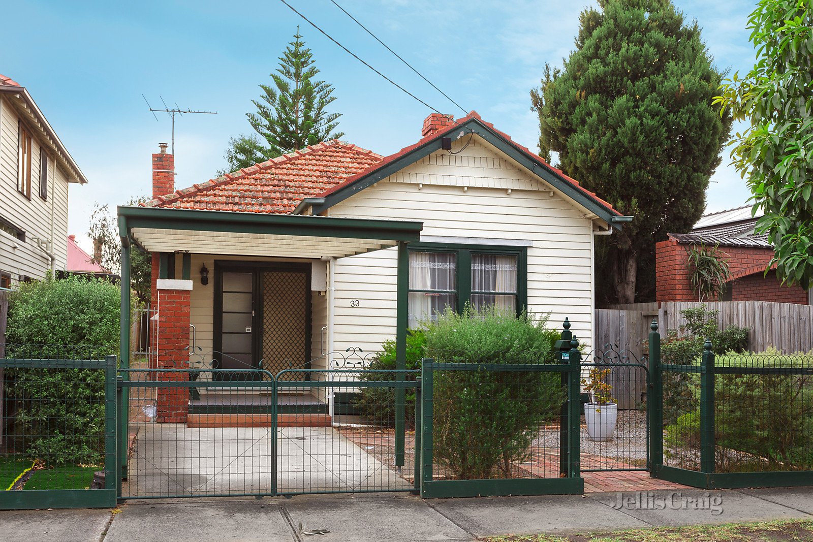 33 Rossmoyne Street, Thornbury image 1