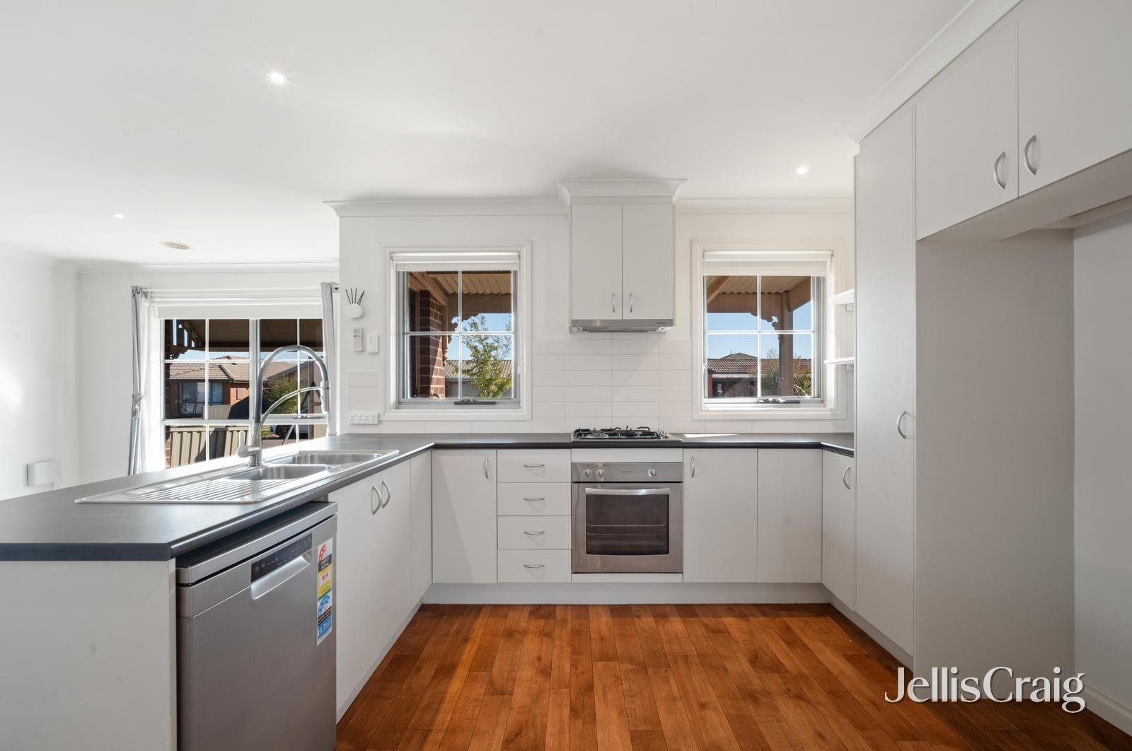 33 Royale Street, Delacombe image 6