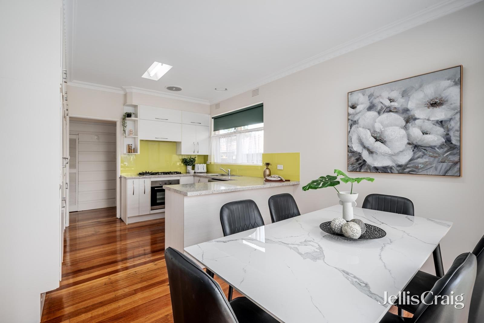 33 Samuel Road, Blackburn South image 4