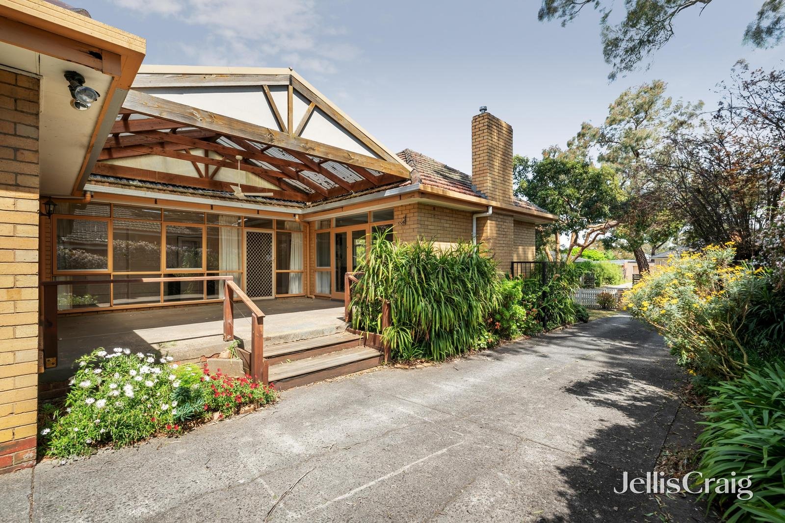 33 Samuel Road, Blackburn South image 9