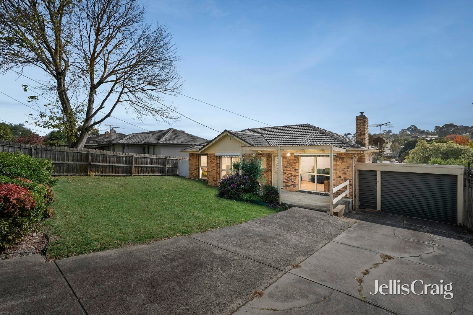 33 Sheldon Avenue, Mooroolbark image 1