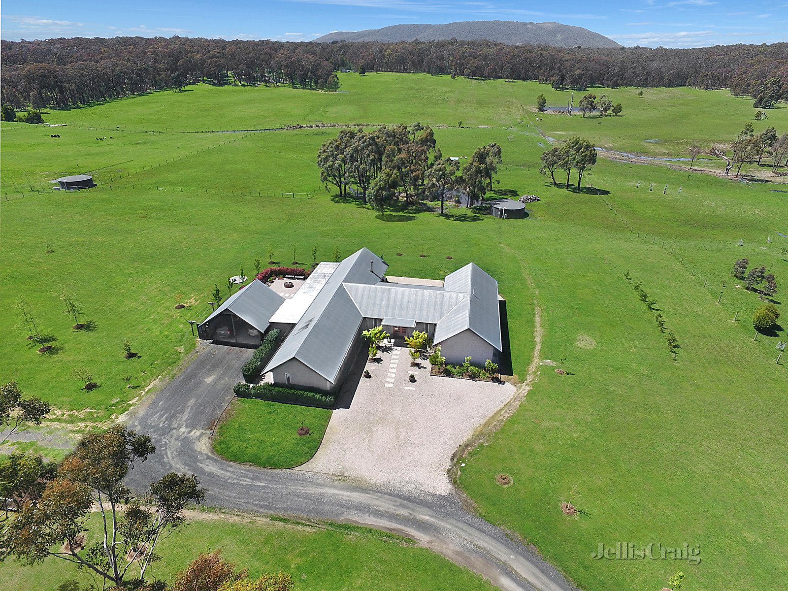 33 Slatey Creek Road, Woodend image 1