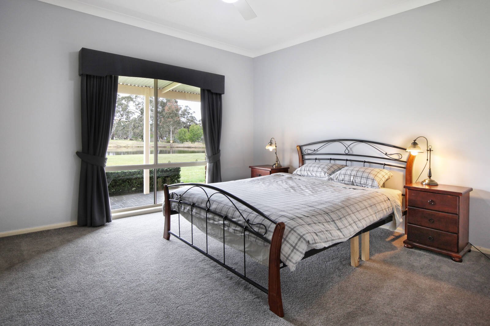 Property Gallery Thumbnail 11