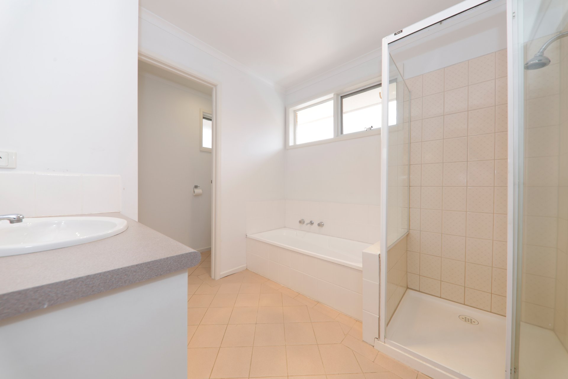 3/3 Station Street, Blackburn image 5