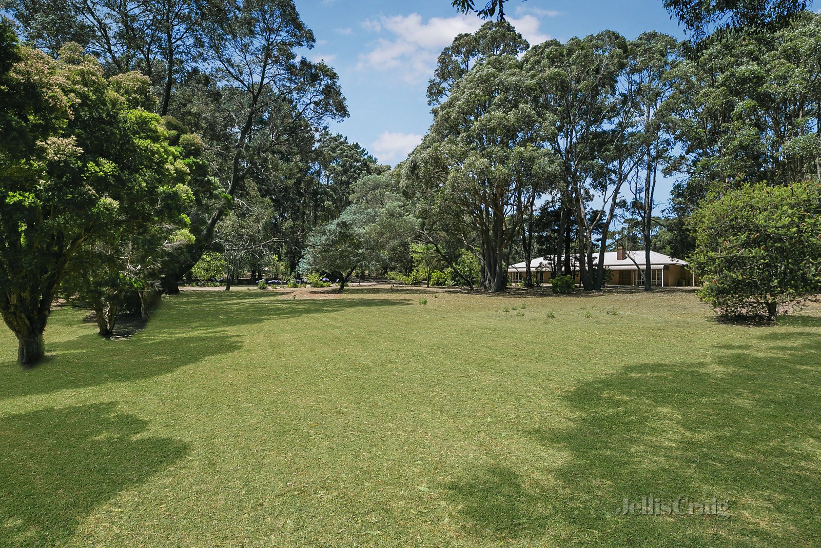 33 Strathclyde Crescent, Woodend image 3