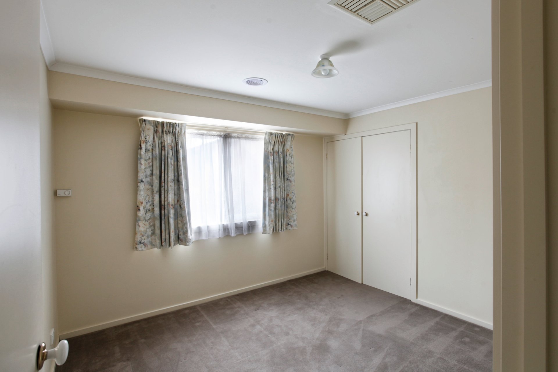 Property Gallery Thumbnail 7