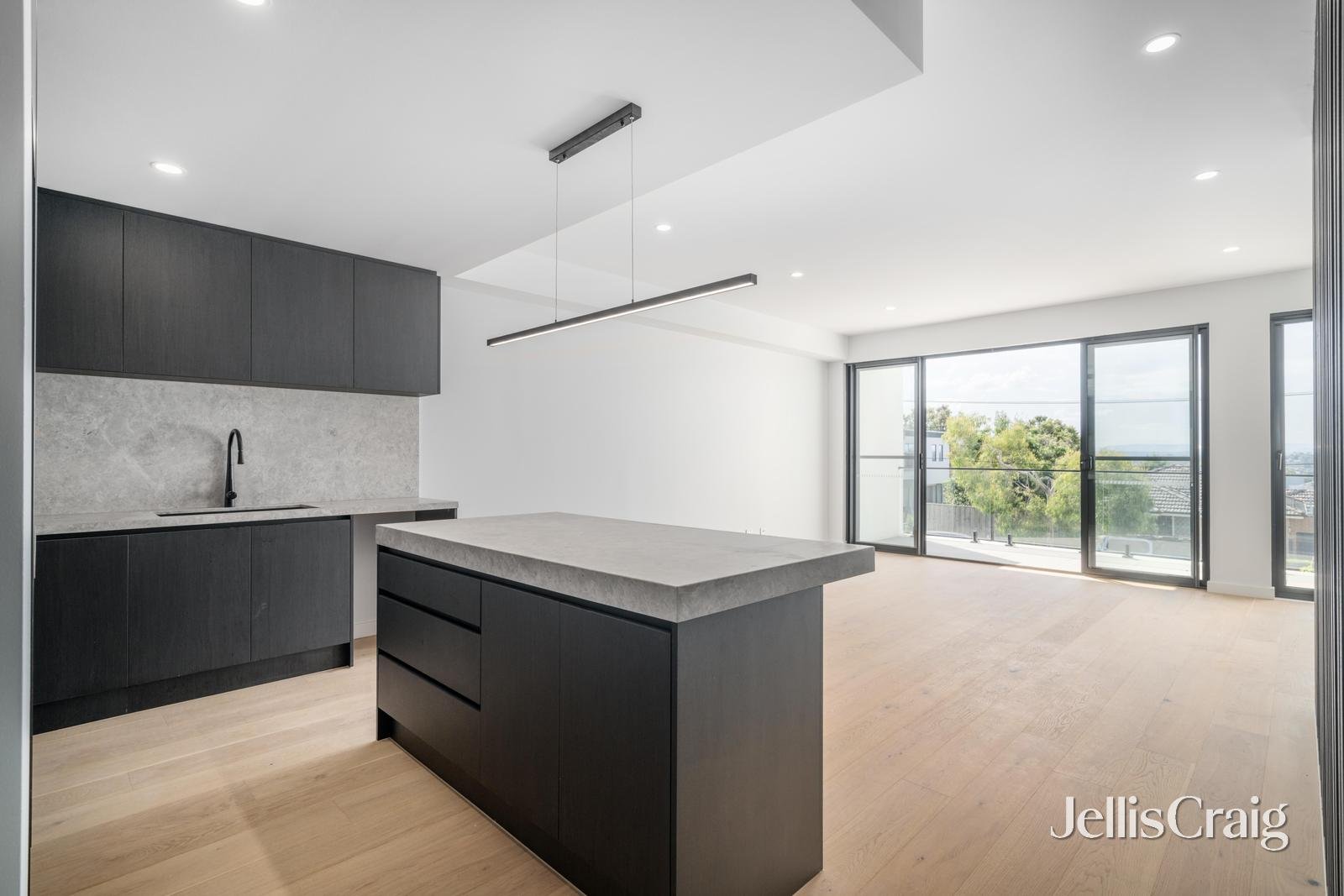 3/3 Thiele Street, Doncaster image 3