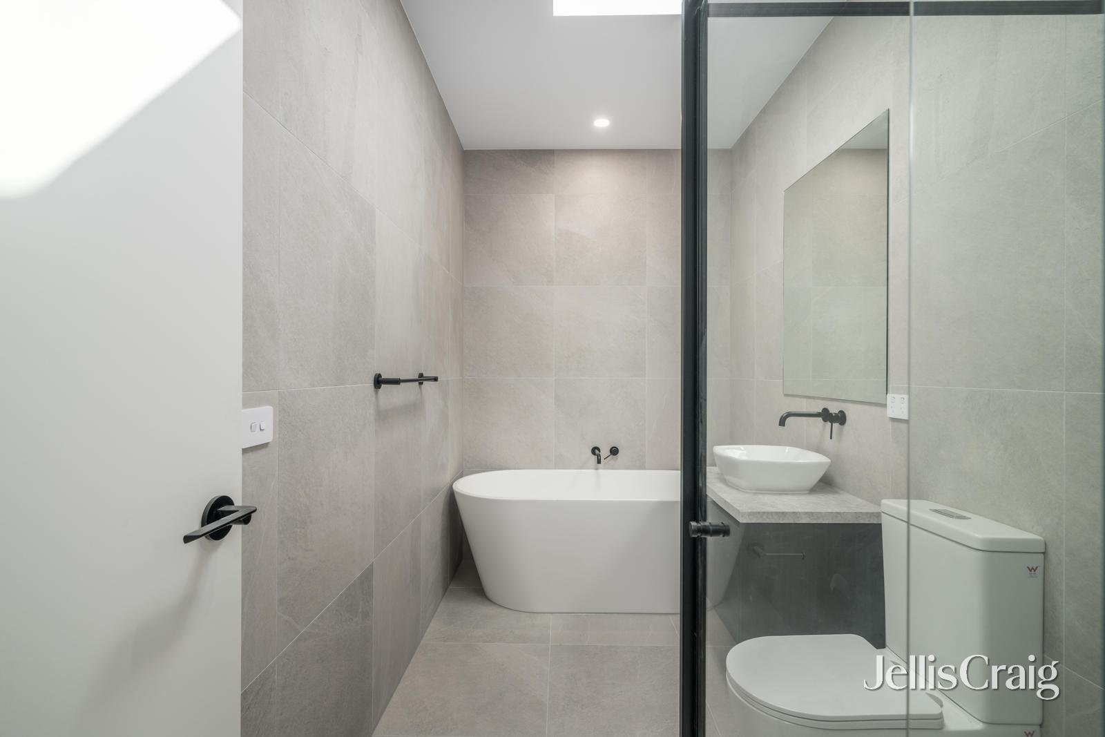 3/3 Thiele Street, Doncaster image 5