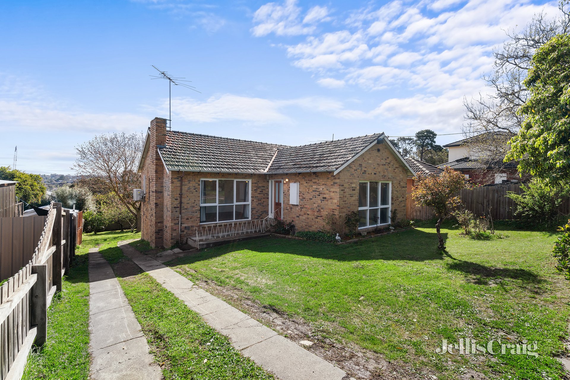 33 Toumlin Grove, Viewbank image 1