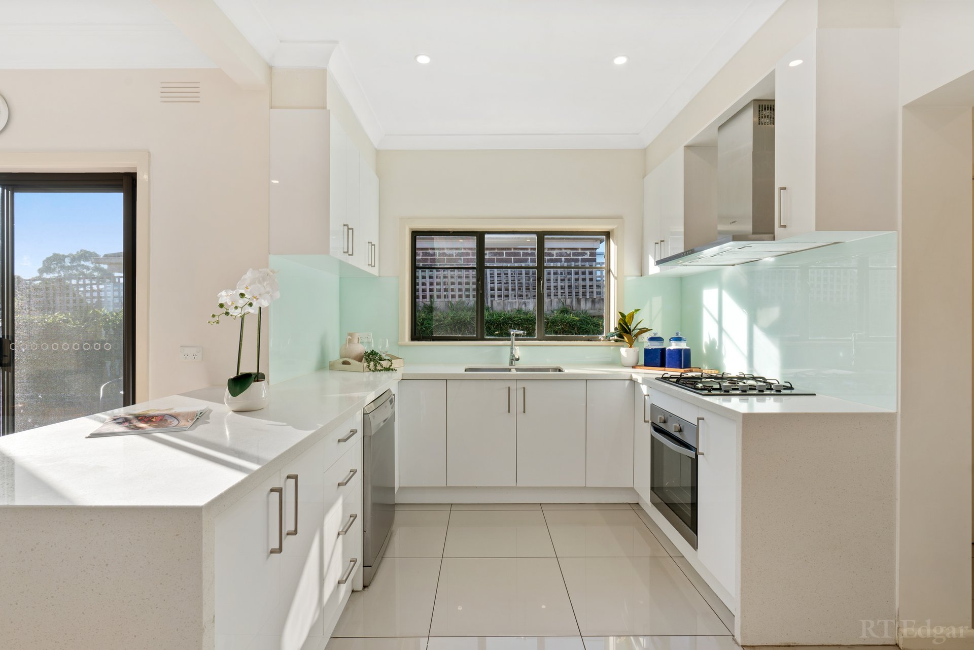 Property Gallery Thumbnail 6