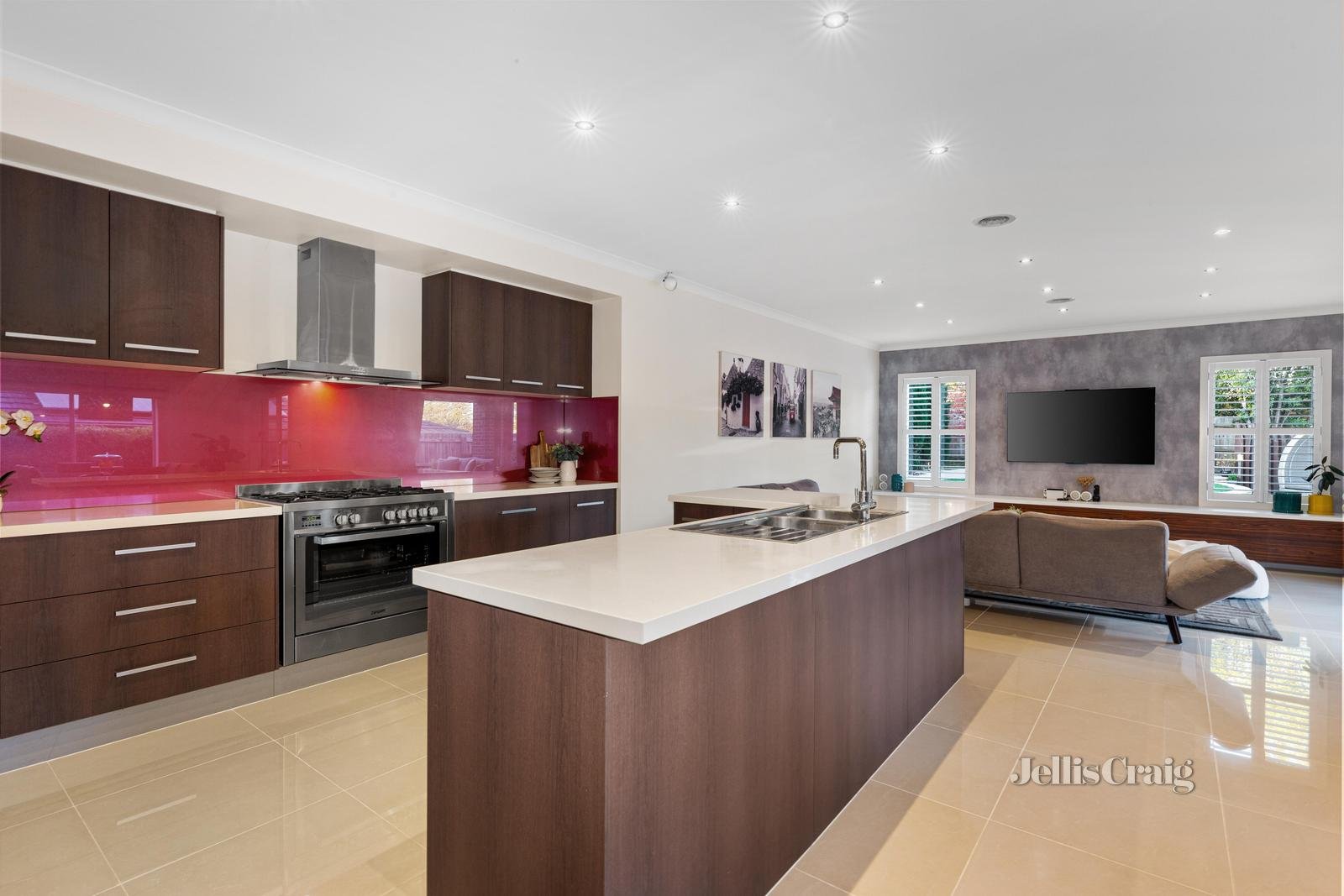 33 Walwa Street, Mitcham image 5