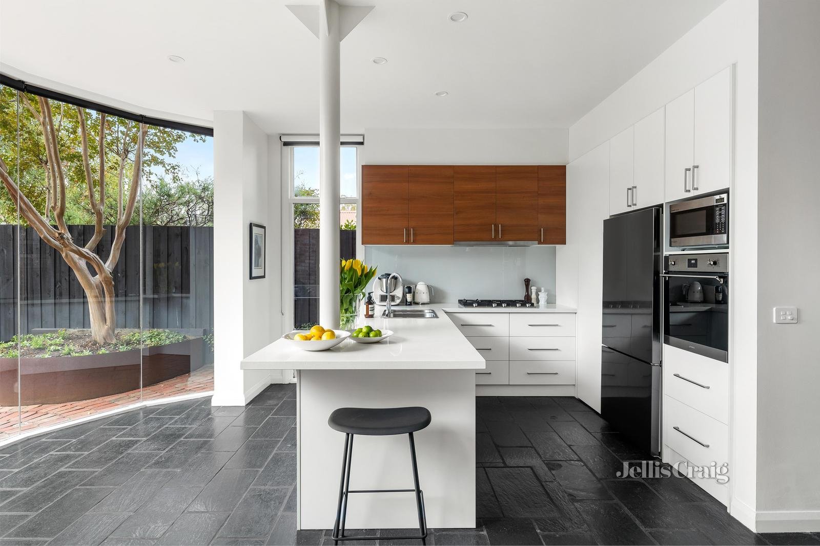 33 Wheatland Road, Malvern image 2