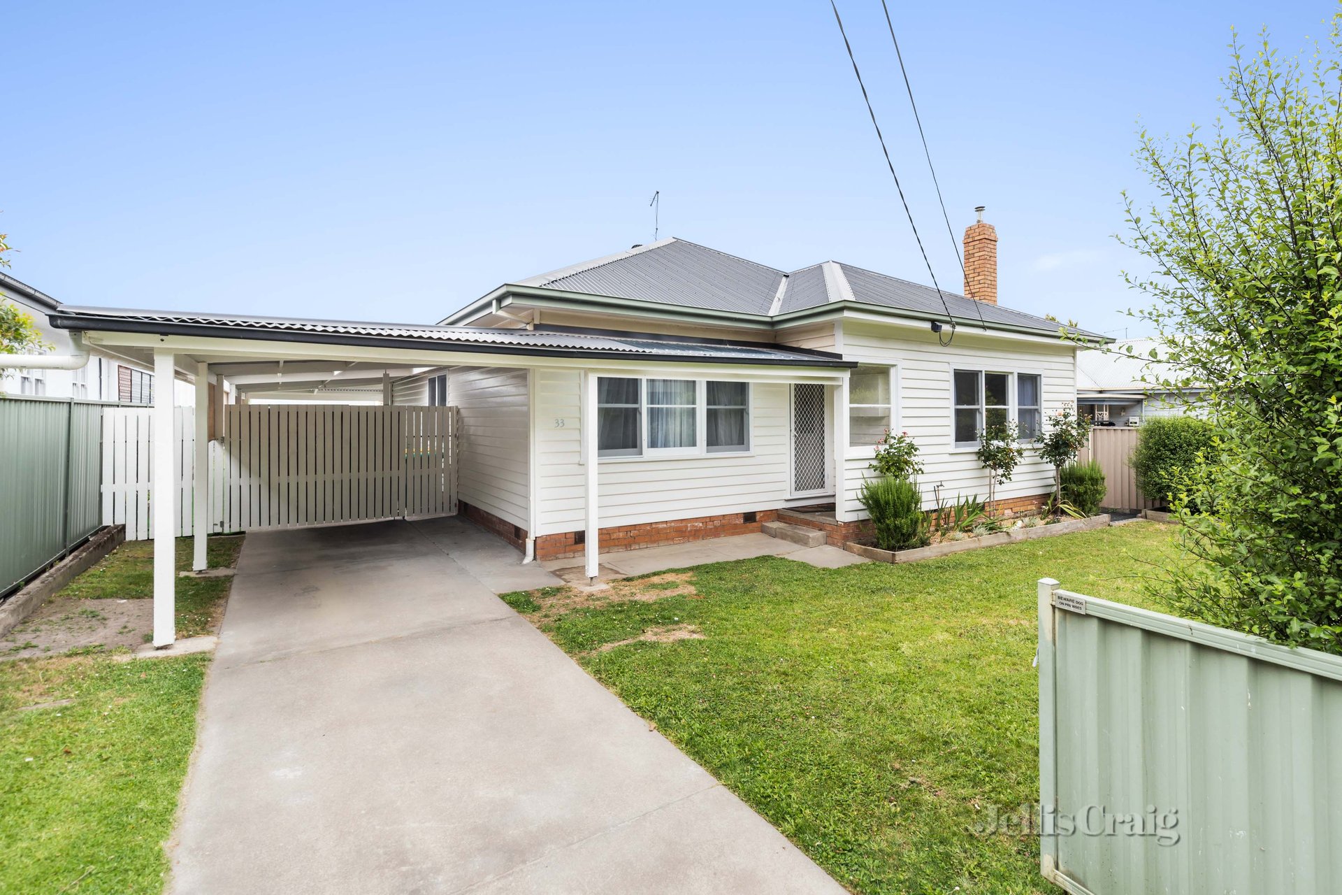 33 White Avenue, Wendouree image 1