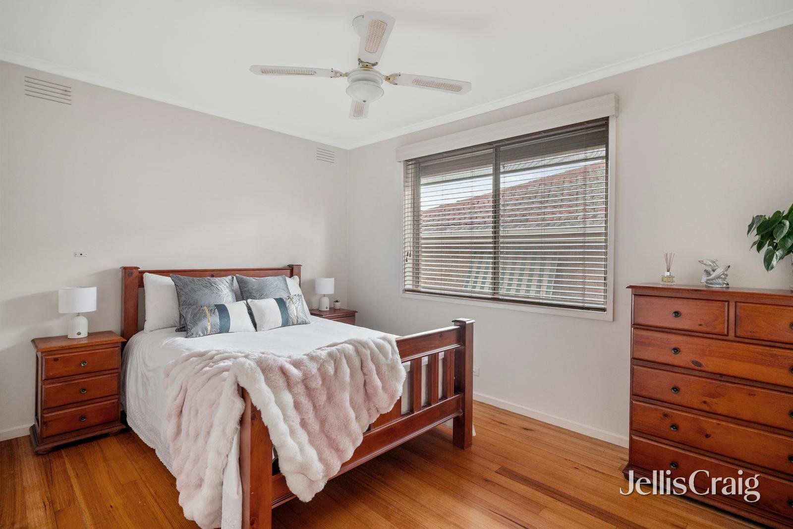 33 William Street, Greensborough image 8