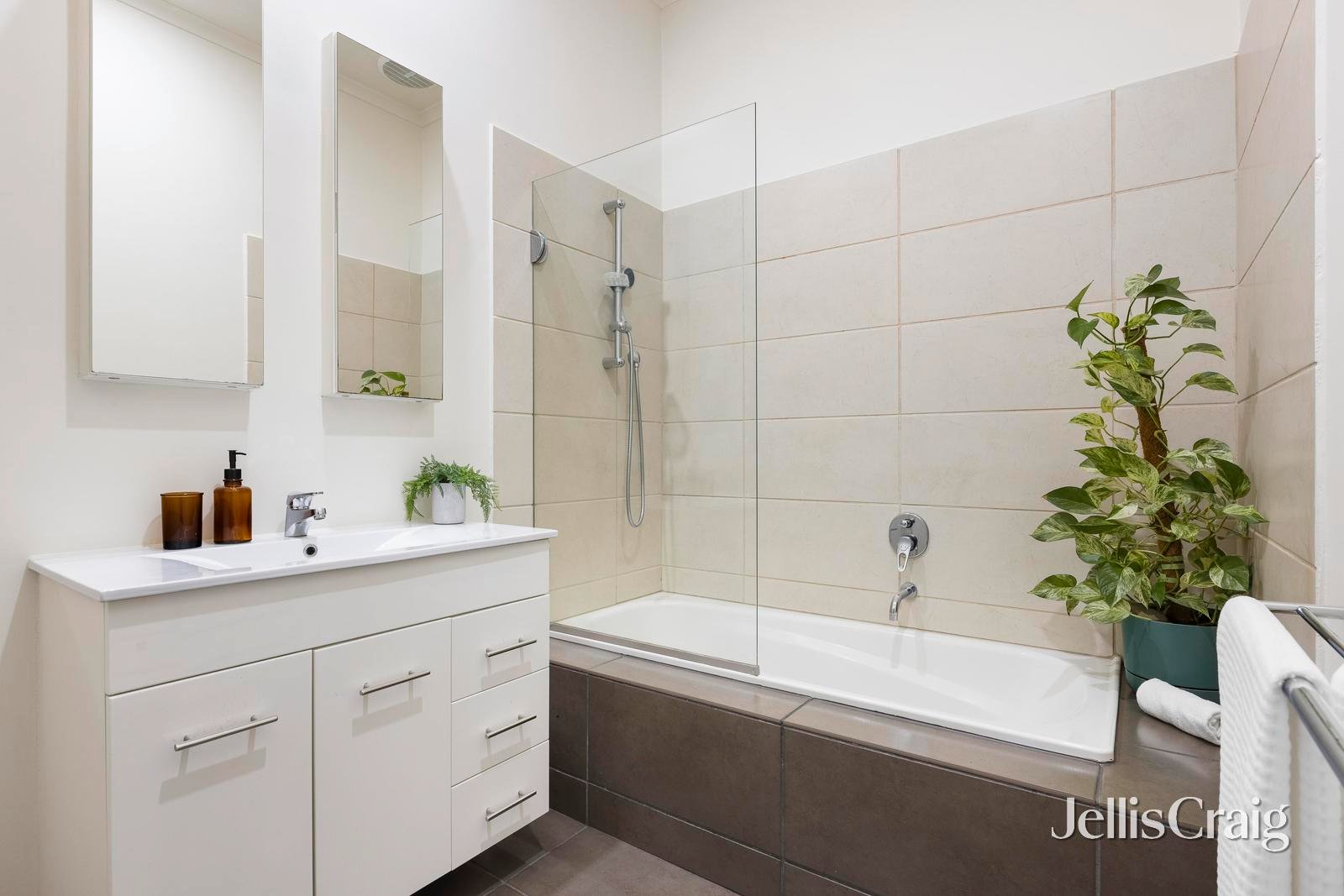 33 Willowbank Road, Fitzroy North image 18