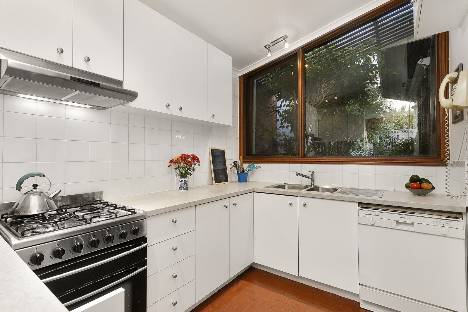 33 Withers Street, Albert Park image 3