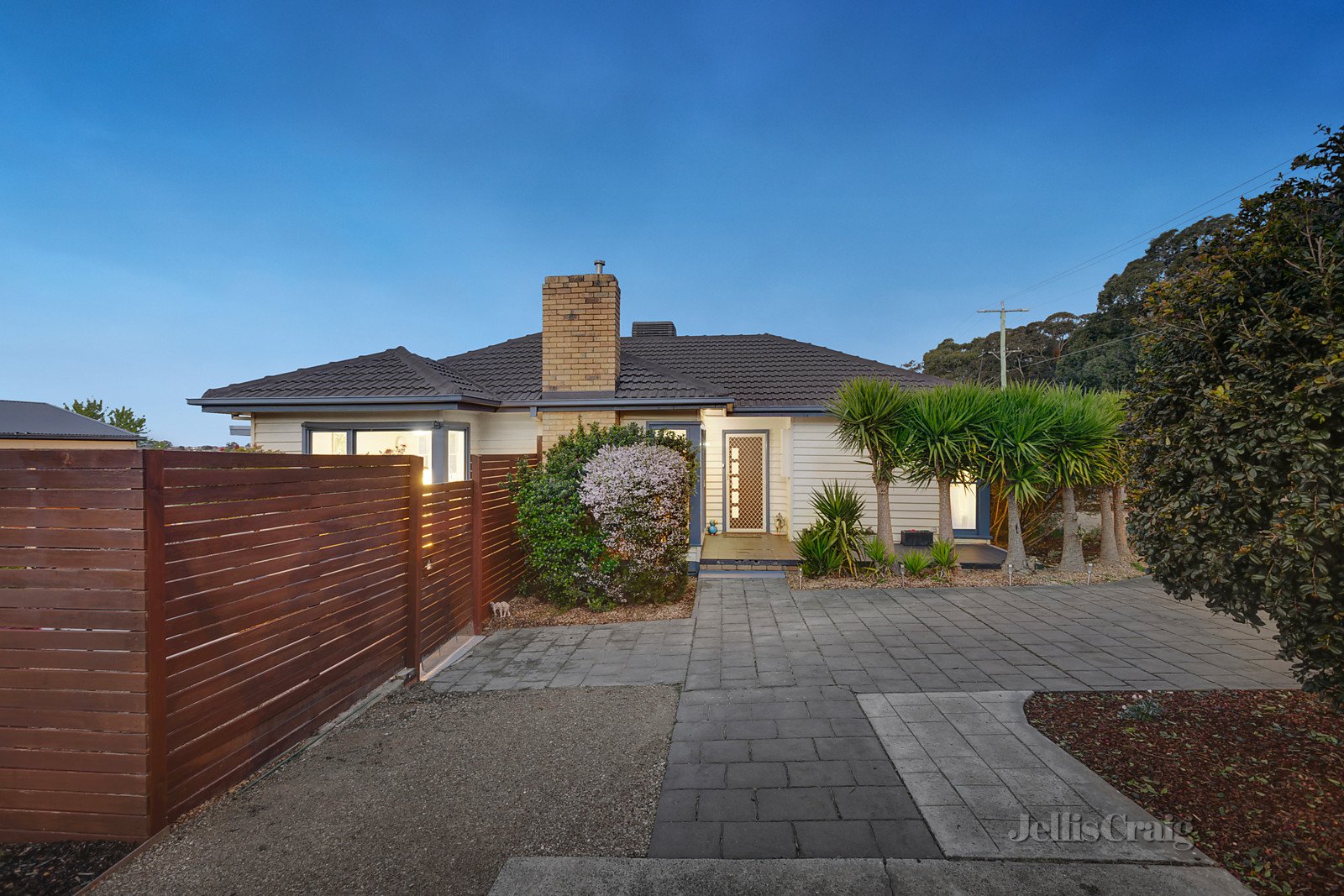 33 Yallambie Road, Macleod image 1