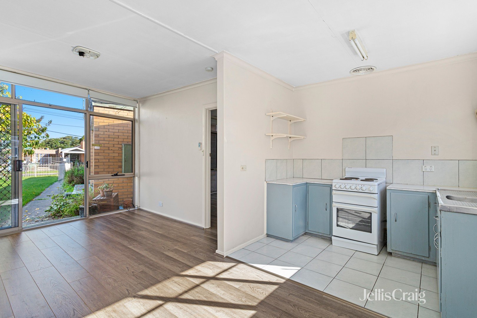 3/30 Chifley Avenue, Altona image 1