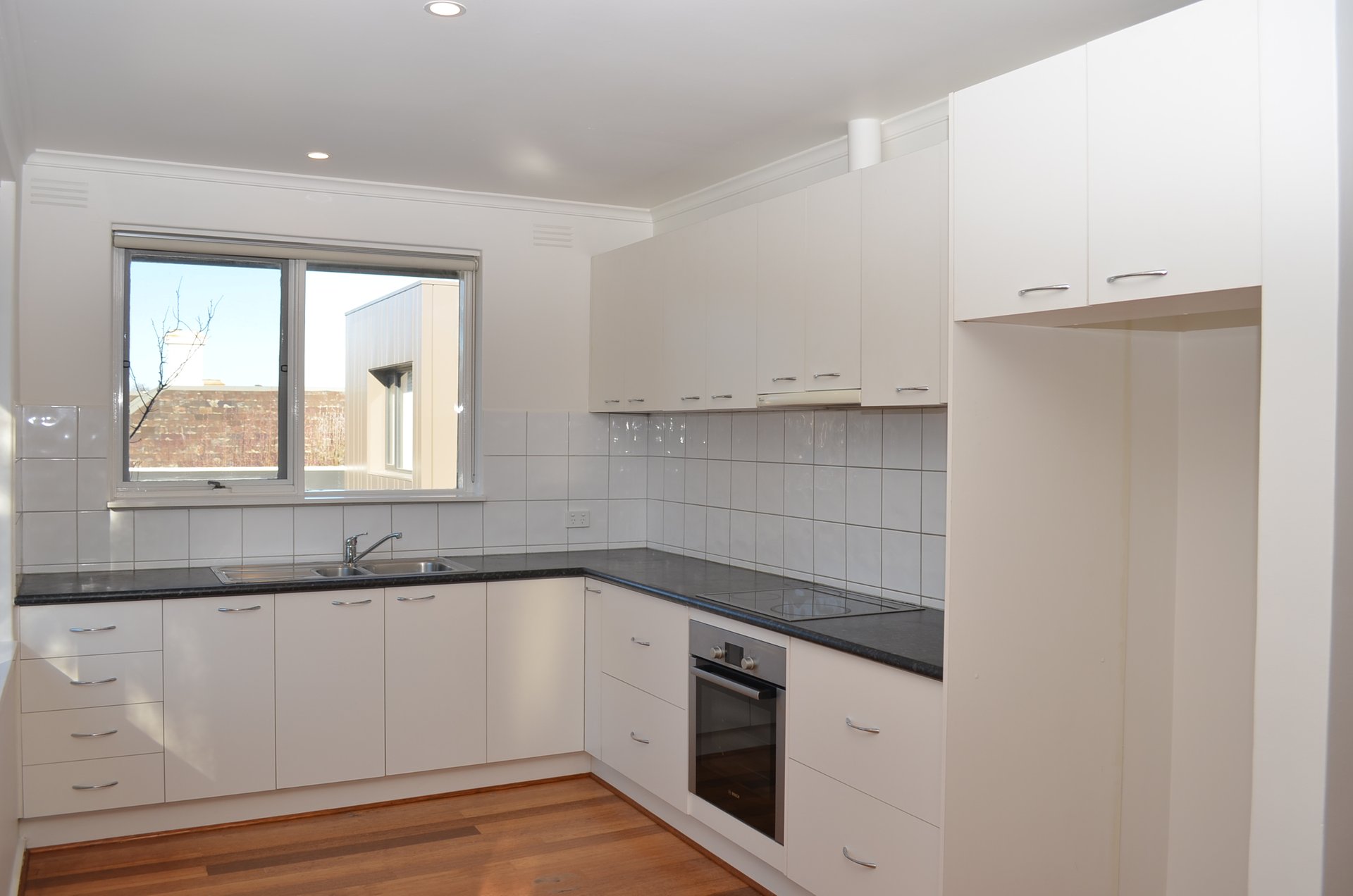 3/30 Clive Road, Hawthorn East image 3