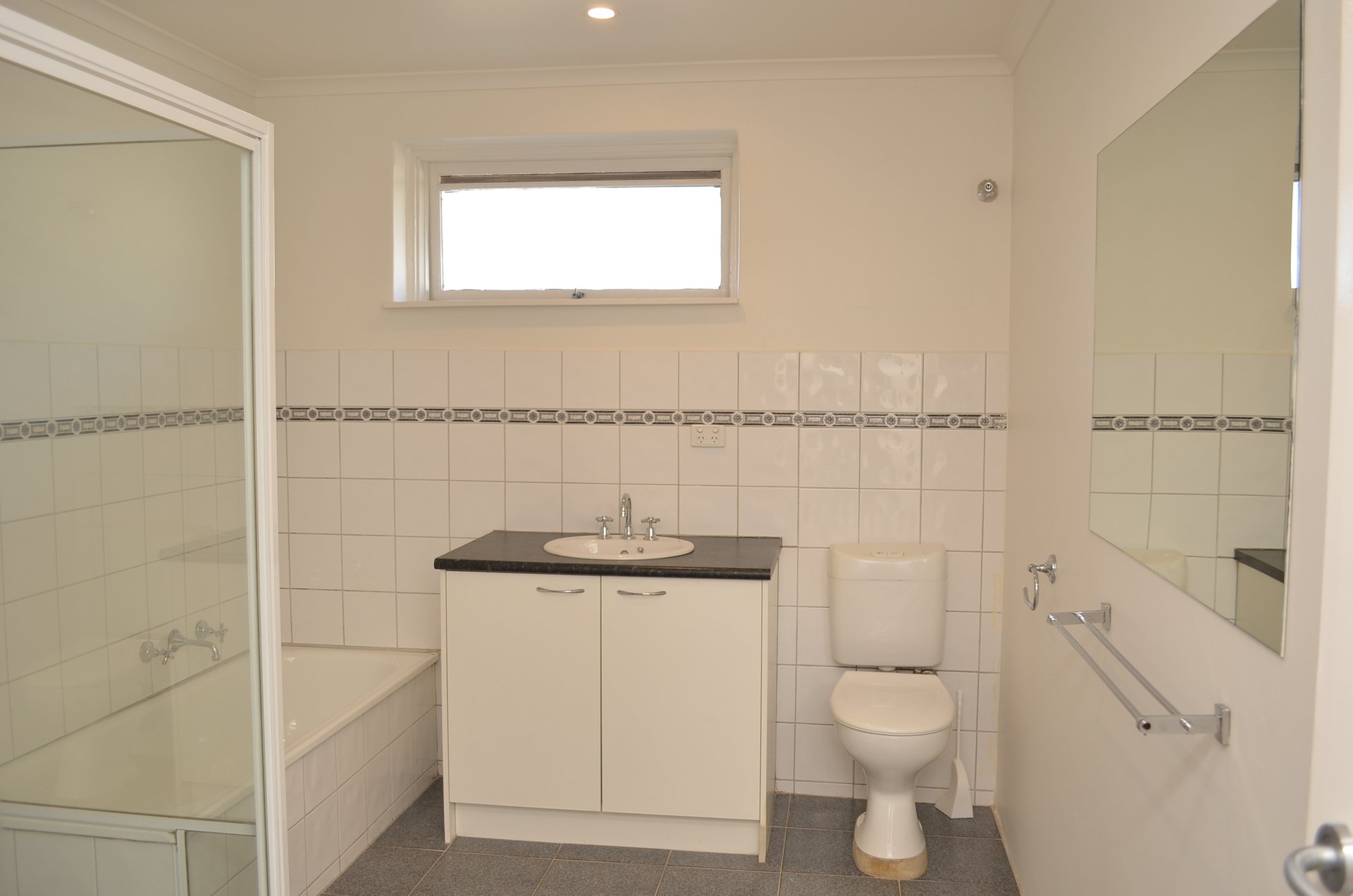 3/30 Clive Road, Hawthorn East image 4