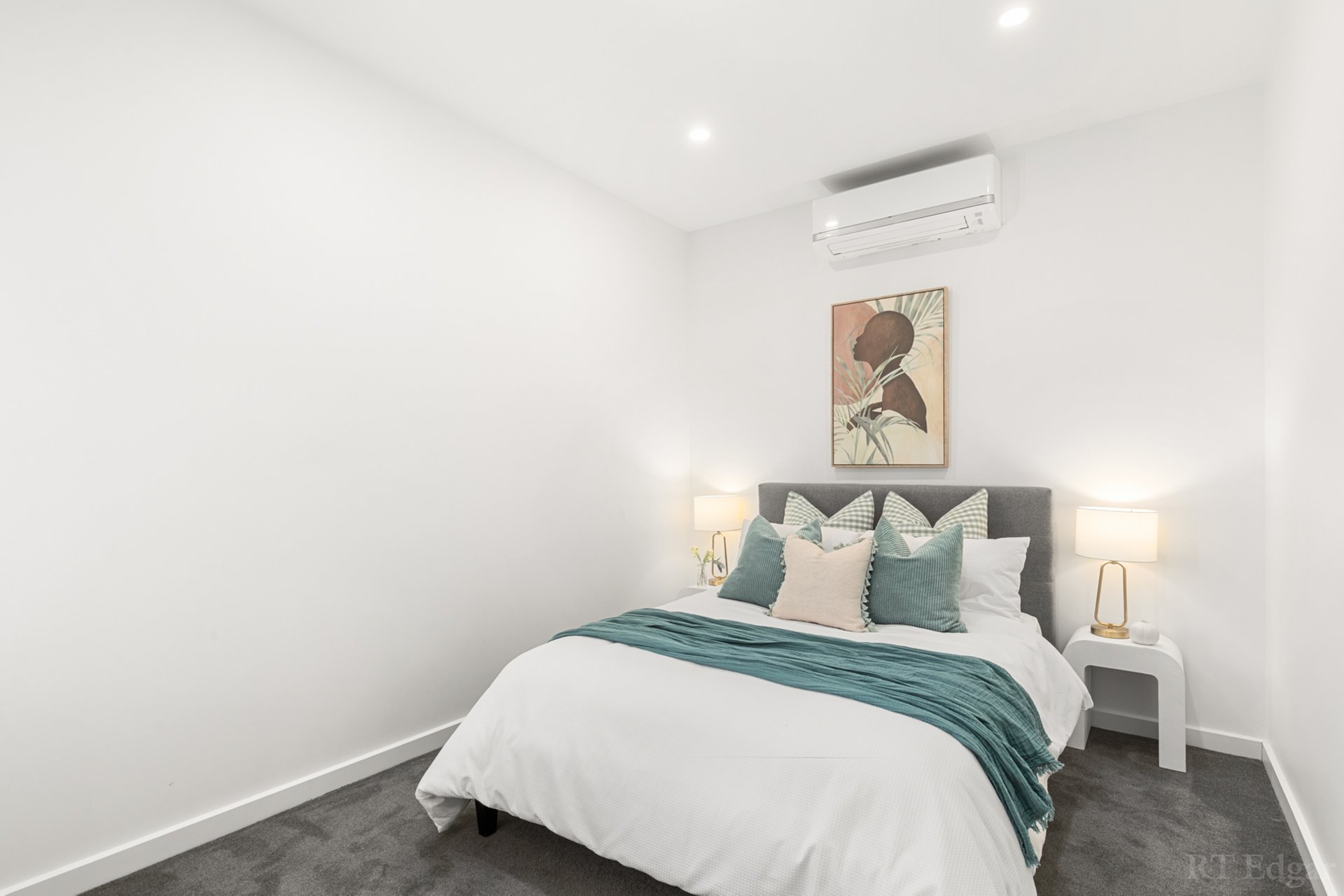 Property Gallery Thumbnail 9