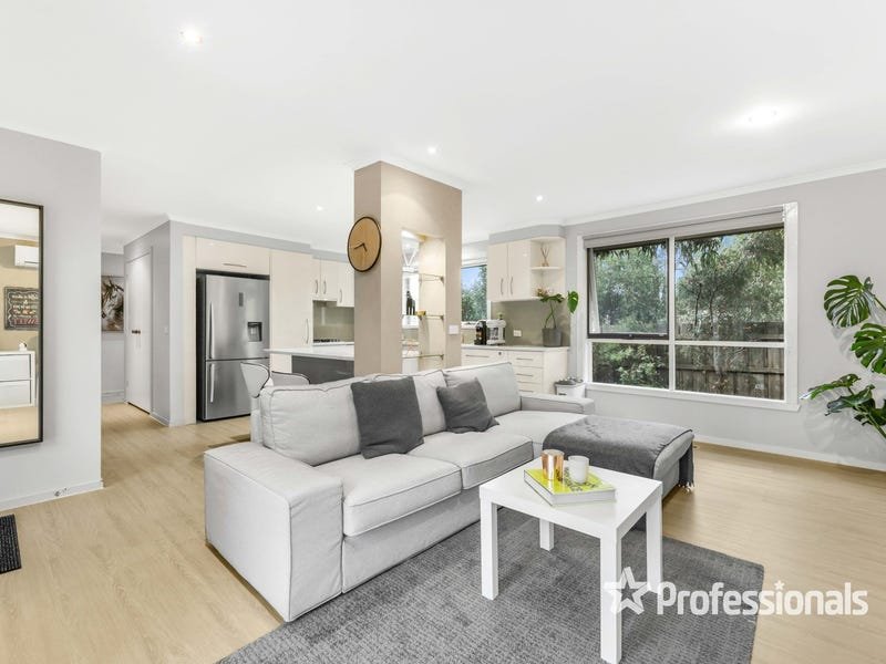 3/30 Iris Crescent, Boronia image 3