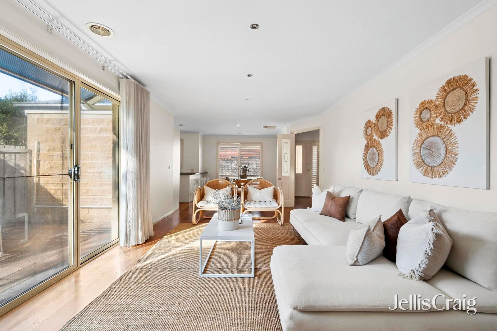 3/30 Logan Street, Hamlyn Heights image 2