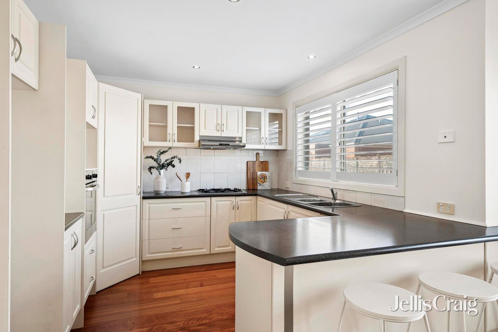 3/30 Logan Street, Hamlyn Heights image 5