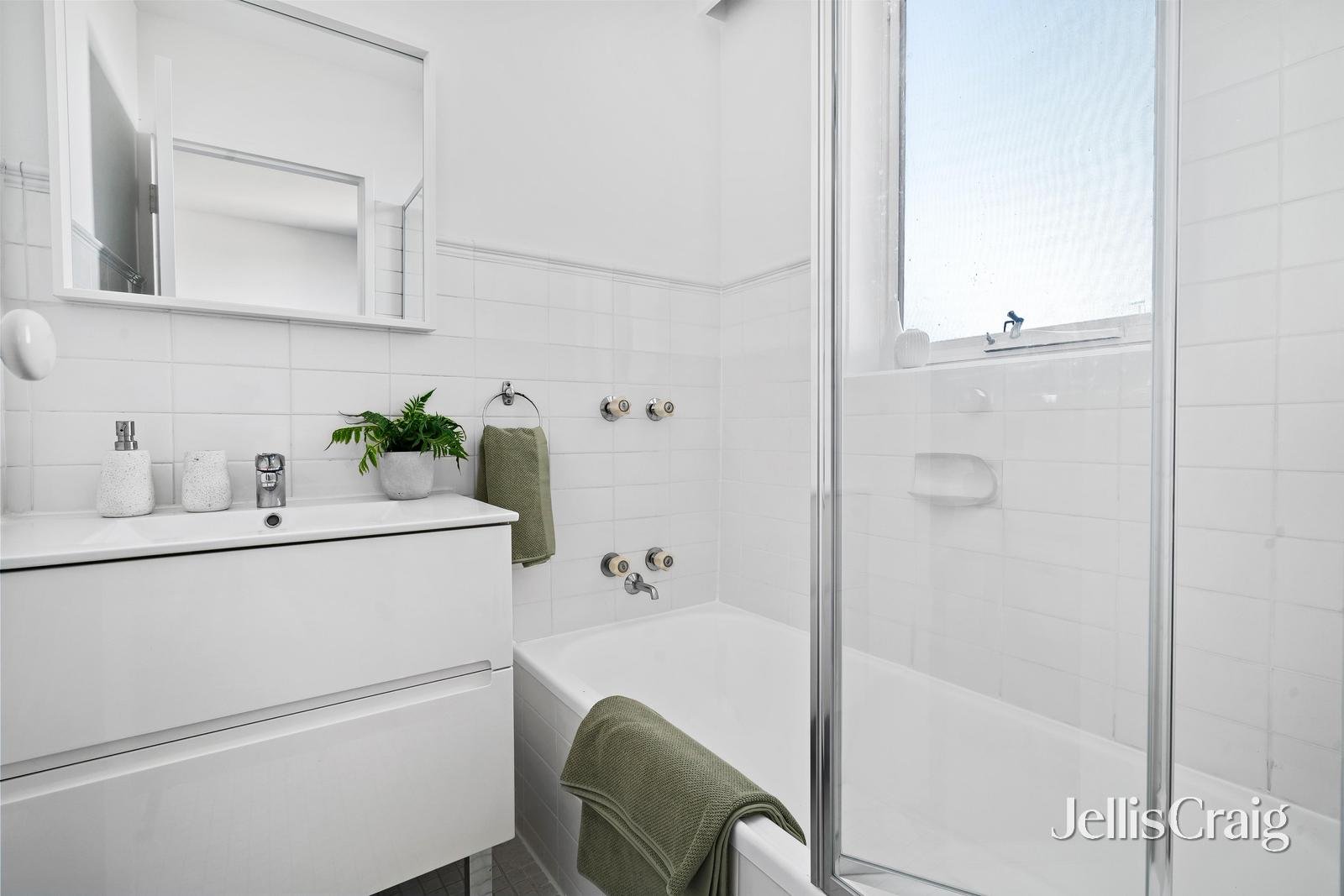 3/30 Munro Street, Hawthorn East image 5