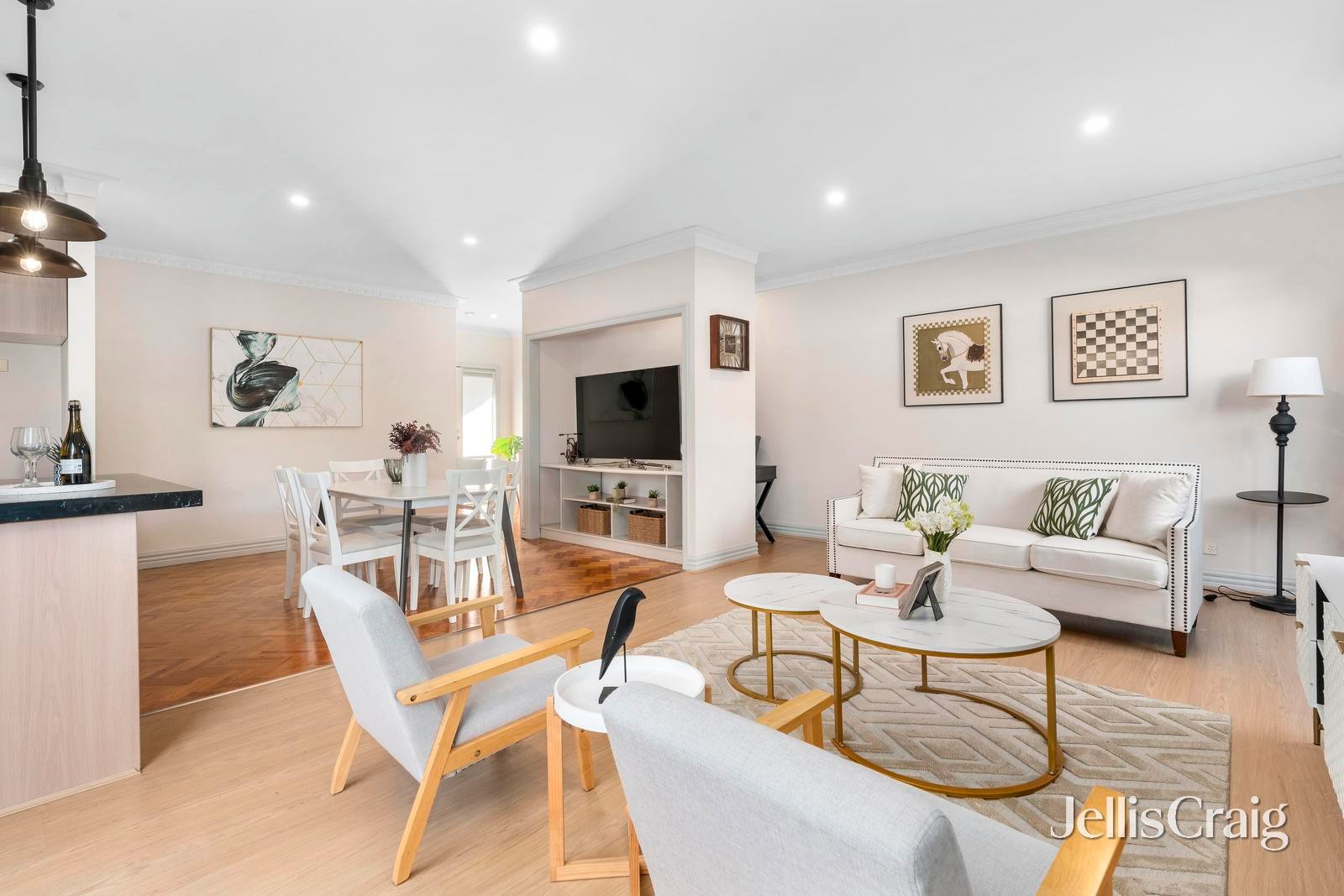 3/30 Neville Street, Carnegie image 2