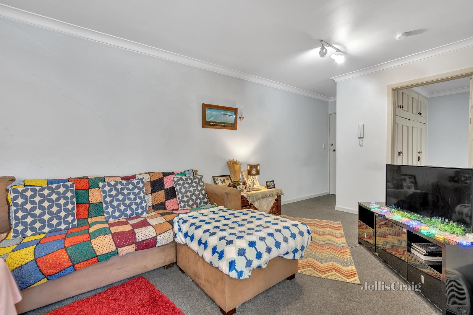 3/30 Richardson Street, Essendon image 2