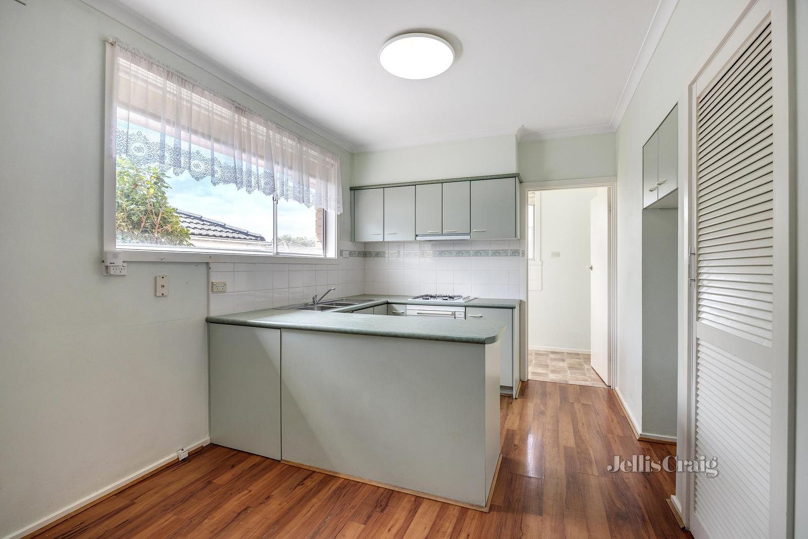 3/30 Simpsons Road, Box Hill image 3