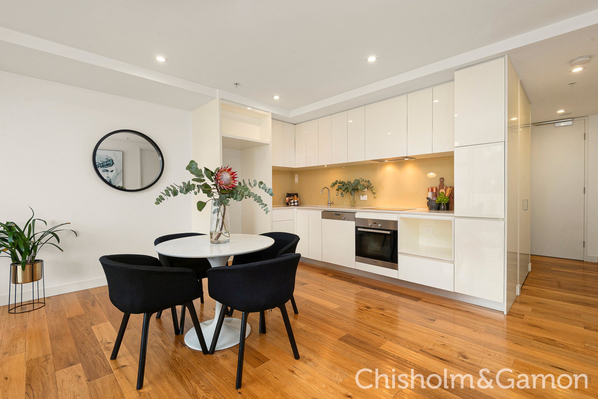 330/70 Nott Street, Port Melbourne image 3
