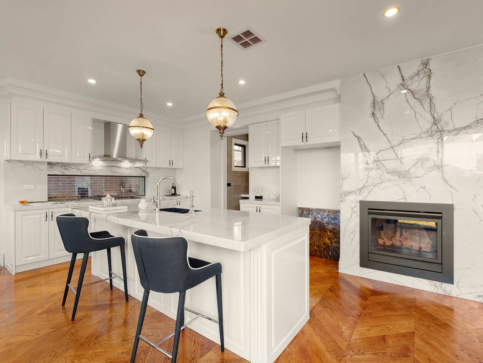 Property Gallery Thumbnail 3
