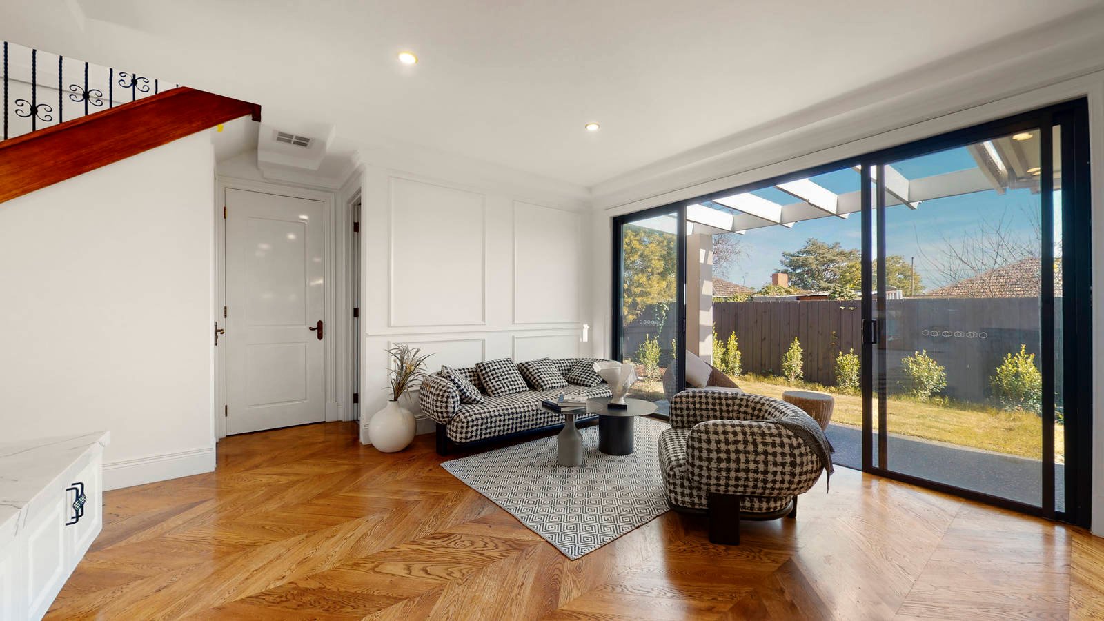 Property Gallery Thumbnail 6