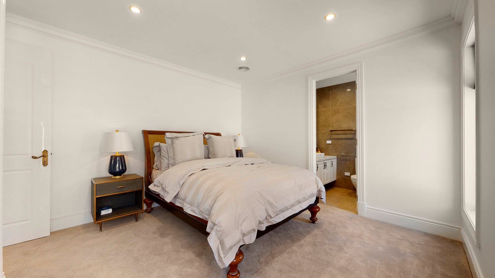 Property Gallery Thumbnail 8