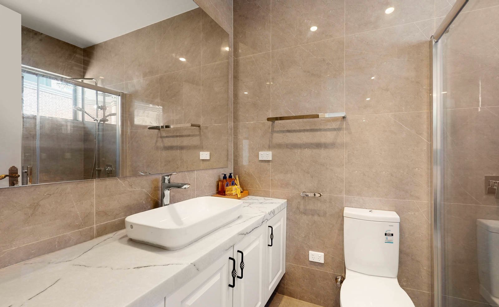 Property Gallery Thumbnail 9