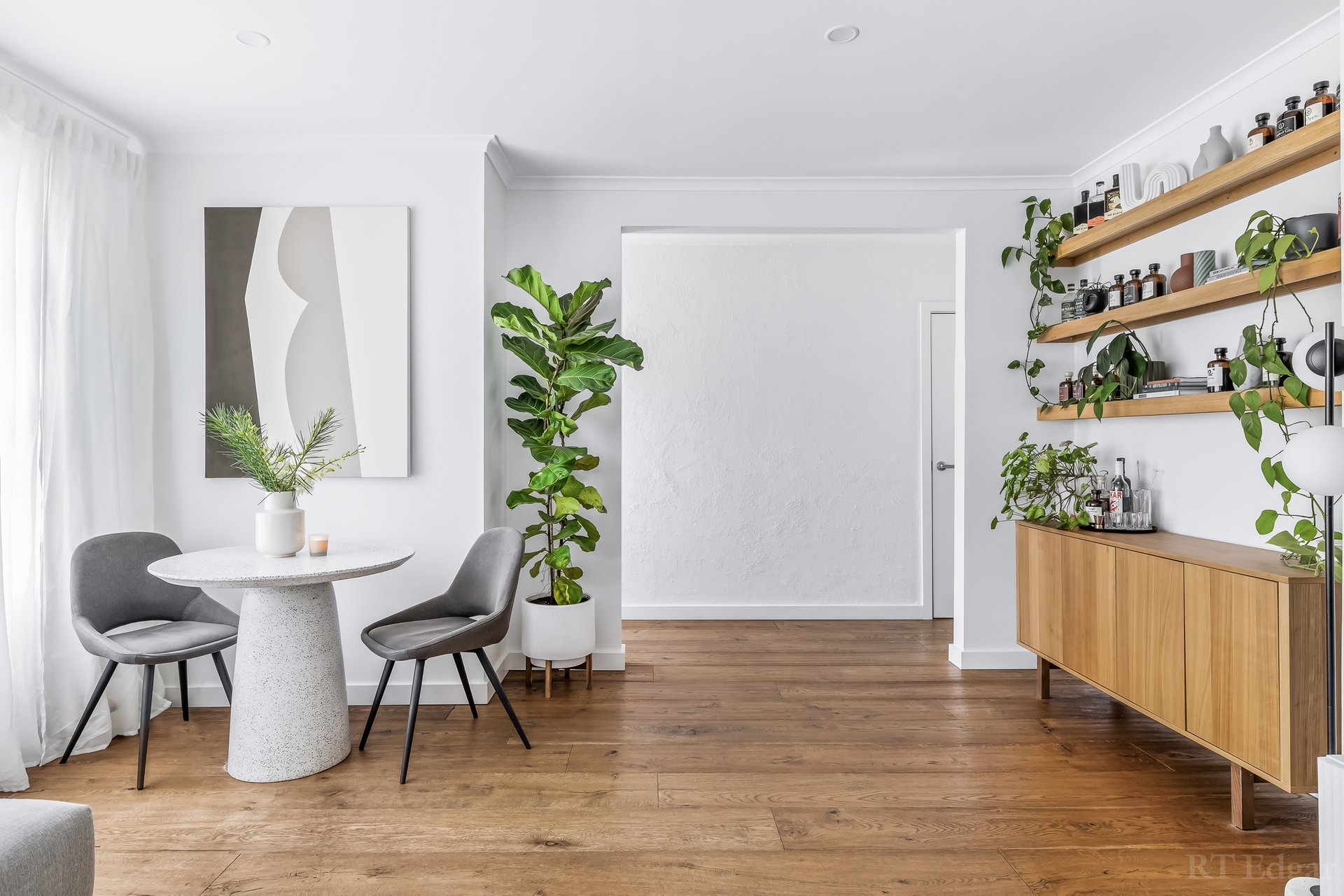 Property Gallery Thumbnail 3