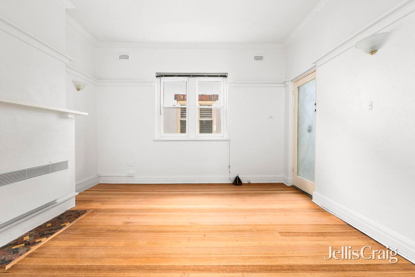 3/31 Docker Street, Elwood image 2