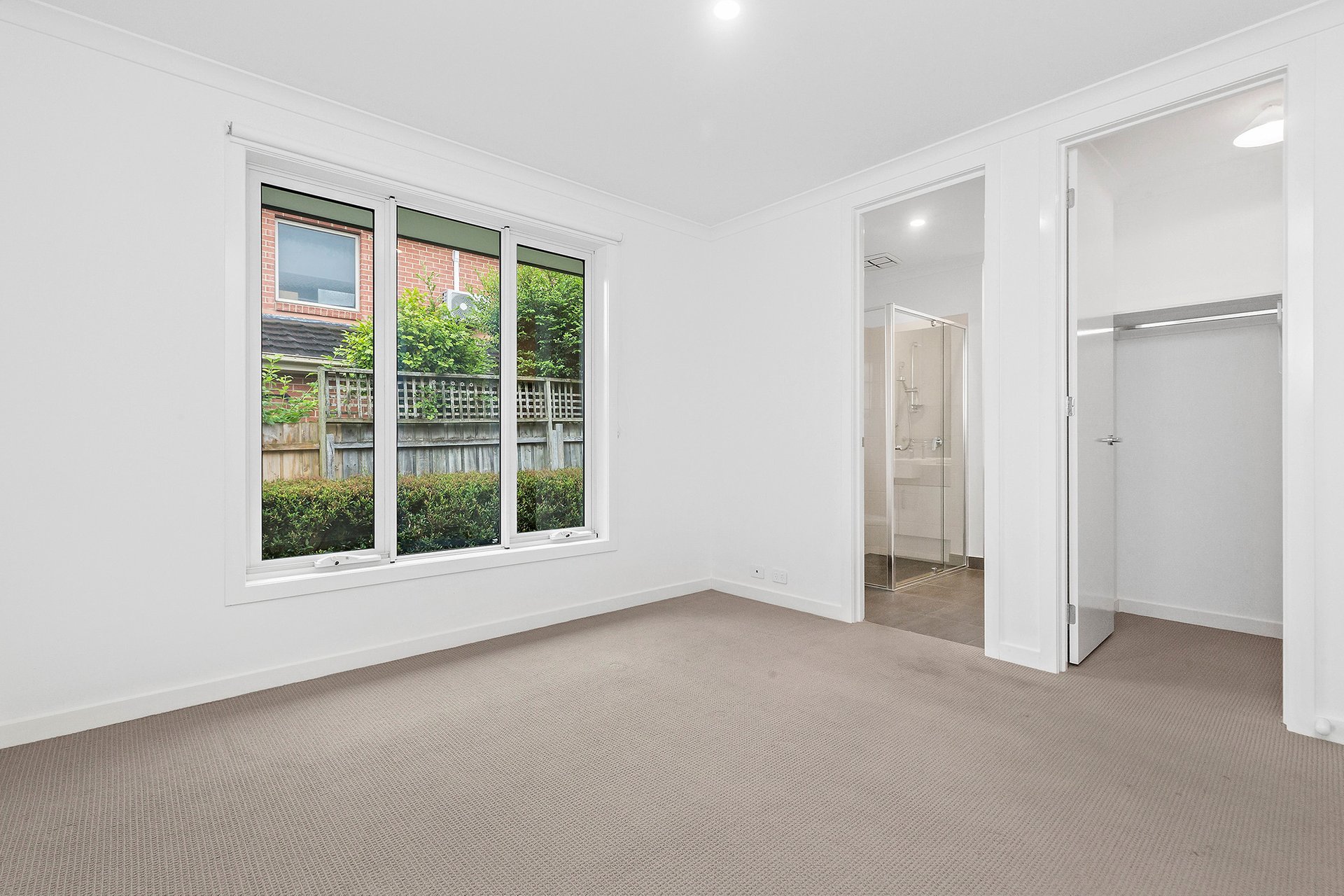 Property Gallery Thumbnail 6