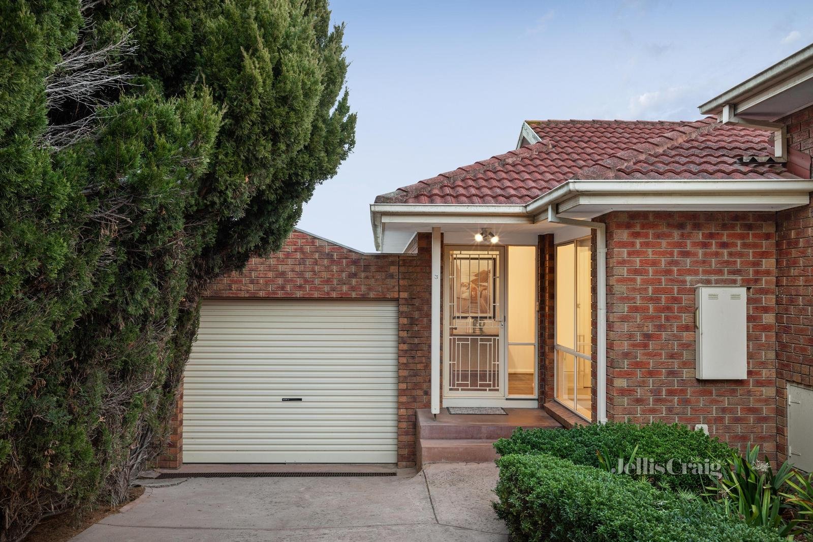 3/31 Williams Road, Briar Hill image 1